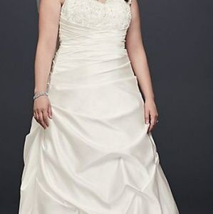 David's Bridal 18w Wedding Dress - New